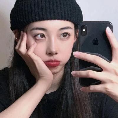 顽皮豹在树林里